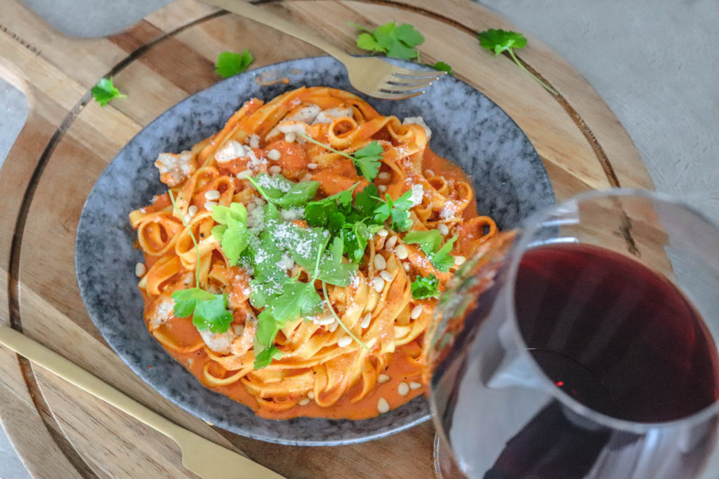 Pasta Time Deze H Rlijke Romige Saus Van Gegrilde Paprikas Kan Je